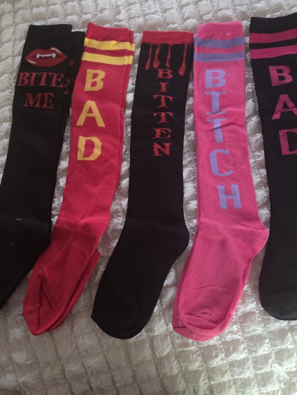 TeeHee Socks Size 9-11 .  Five Pair. New In Plastic